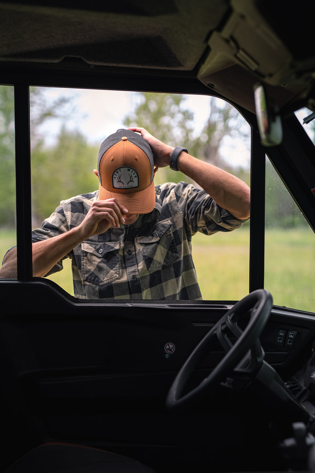 Mule Deer Antlers Patch - Caramel/Black